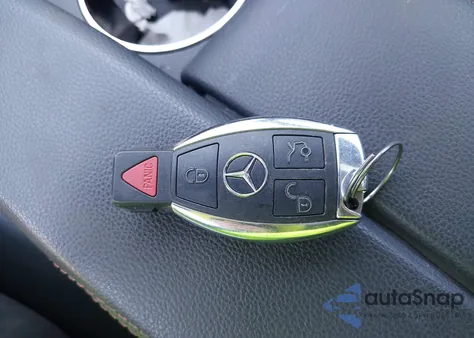 2014 Mercedes-Benz C 250 Luxury/Sport из США, поврежденный, VIN WDDGF4HB2EG230394